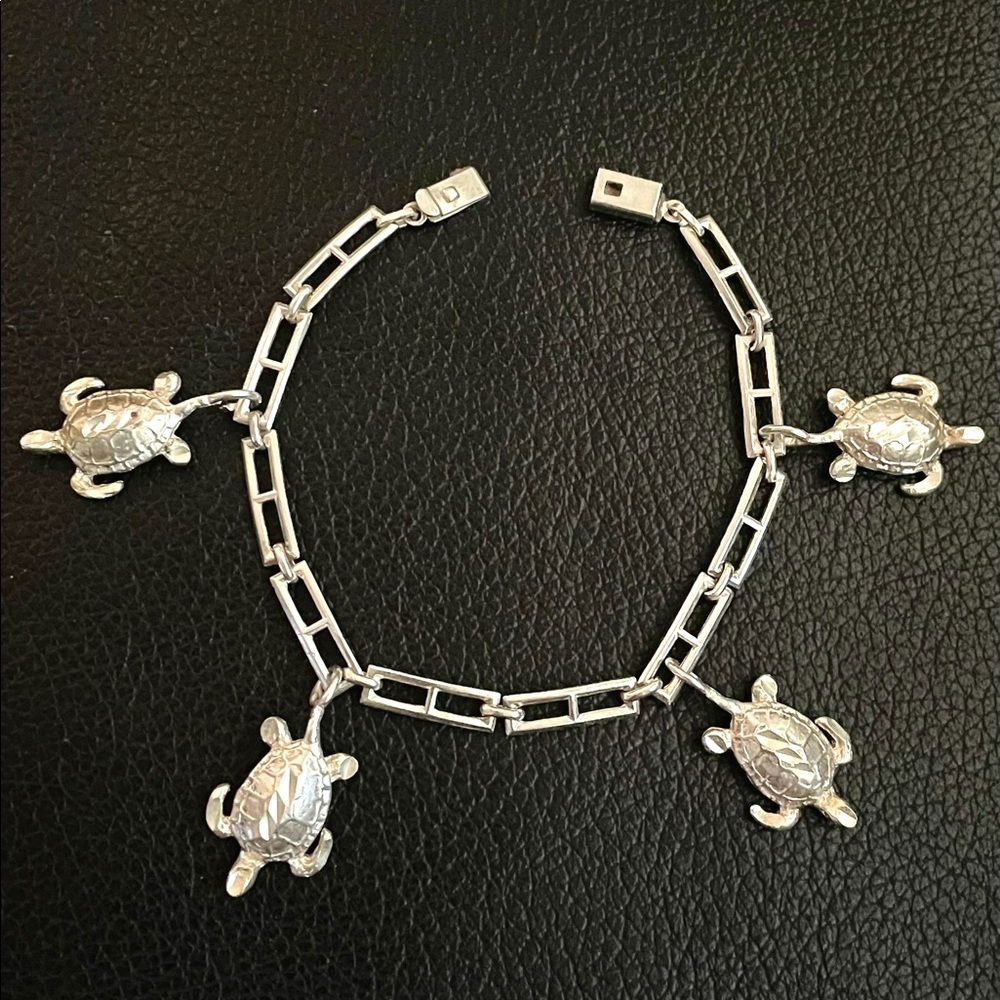 .925 Sterling silver link bracelet turtle pendants